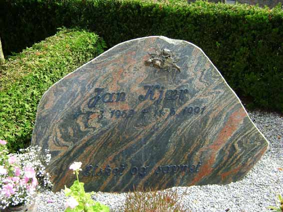 Billede af gravsten på Holstebro Nordre Kirkegård