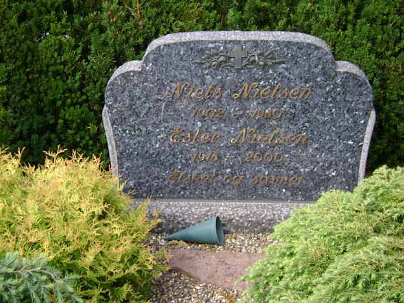 Billede af gravsten på Holstebro Nordre Kirkegård
