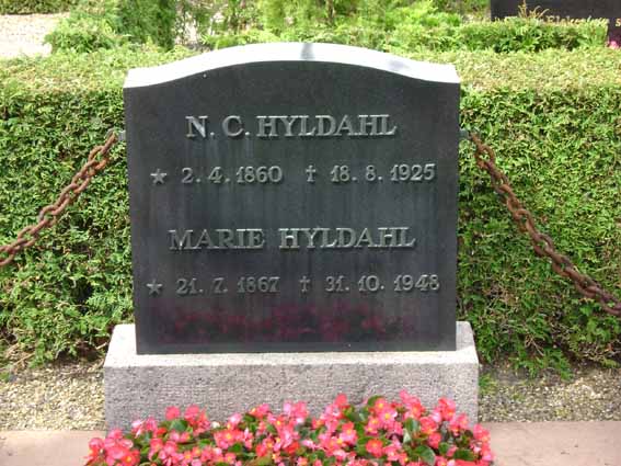 Billede af gravsten på Holstebro Nordre Kirkegård