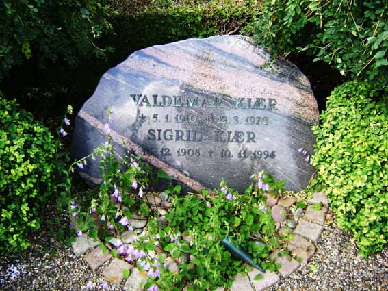 Billede af gravsten på Holstebro Nordre Kirkegård