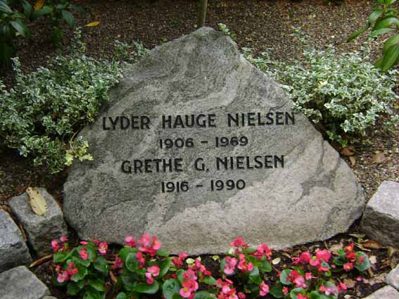 Billede af gravsten på Holstebro Nordre Kirkegård
