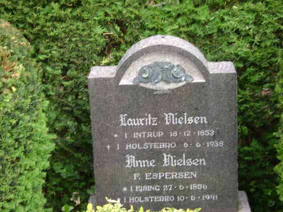 Billede af gravsten på Holstebro Nordre Kirkegård