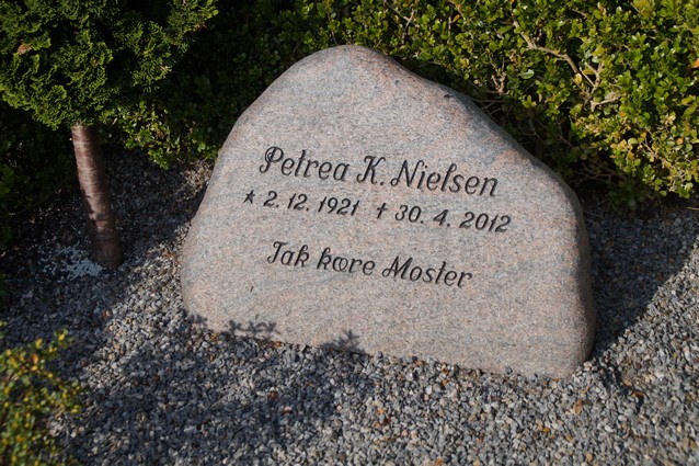 Billede af gravsten på Holstebro Nordre Kirkegård