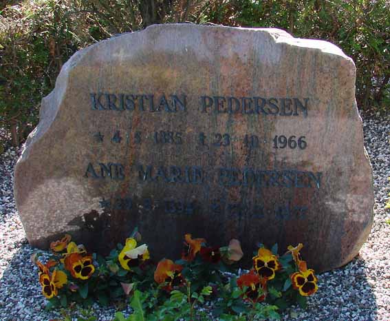 Billede af gravsten på Ringkøbing Kirkegård
