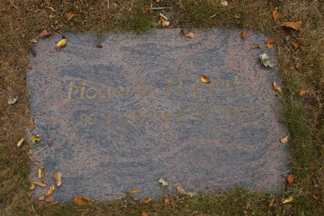 Billede af gravsten på Vejen kirkegård